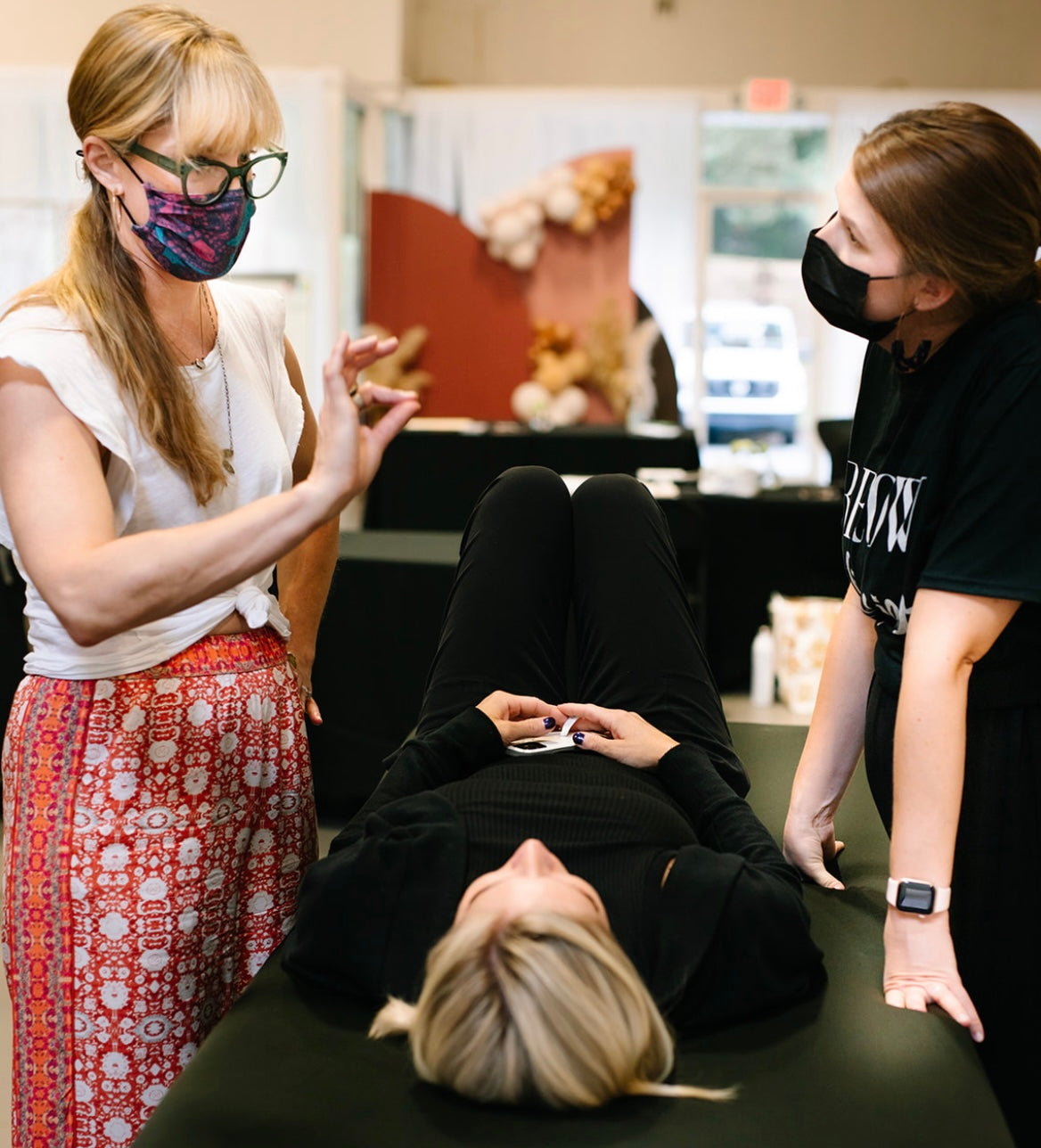 Hands On Elleebana Certifications & Workshops