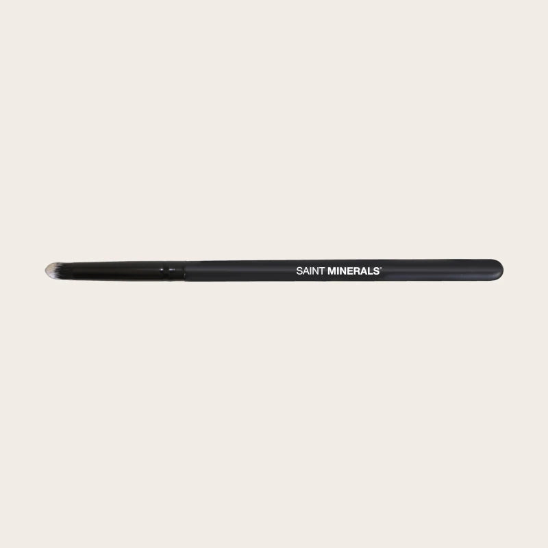 SAINT MINERALS Precision Smudge Brush - Panoply Beauty 