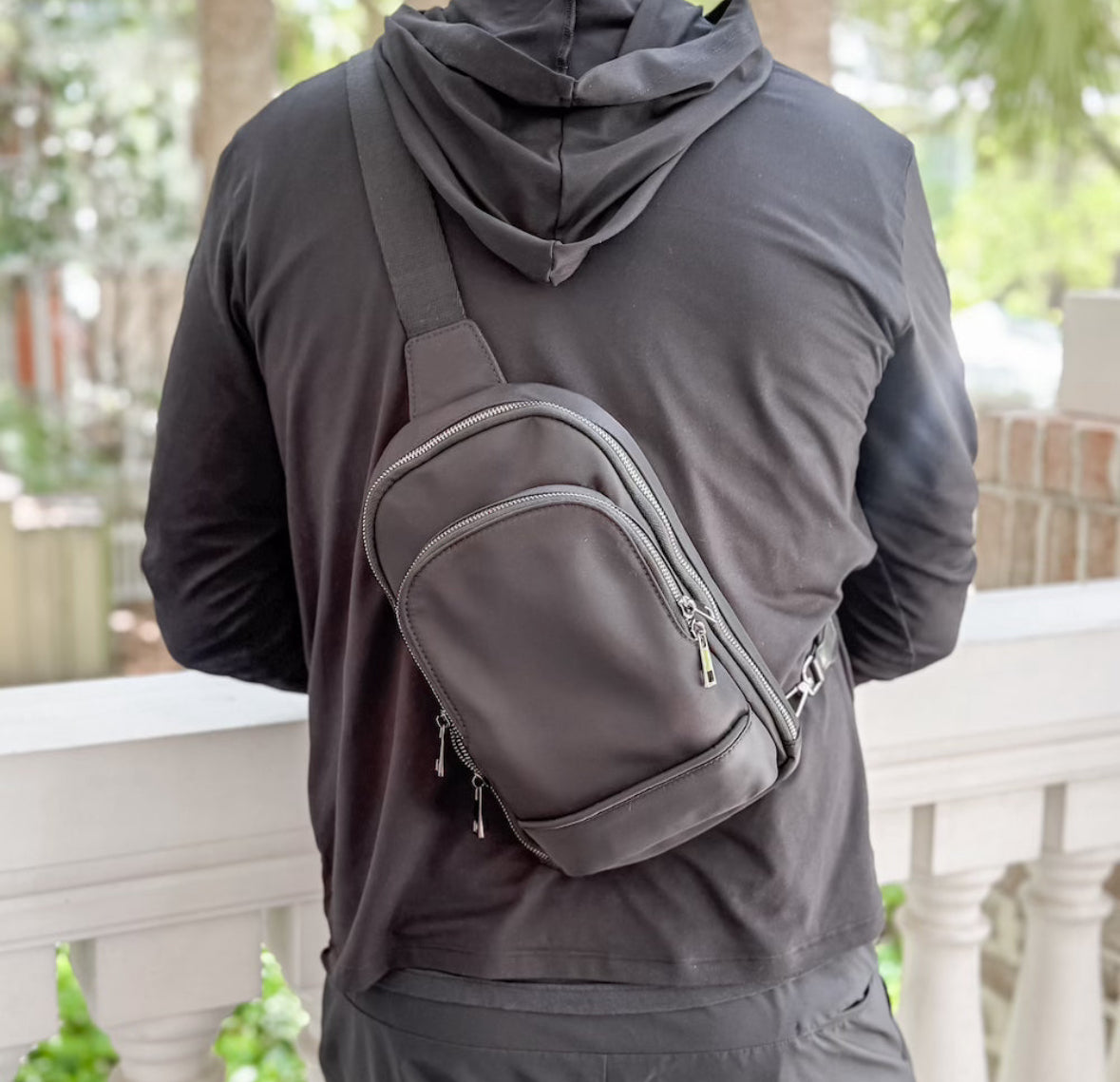 L'uomo Unisex Crossbody Bag